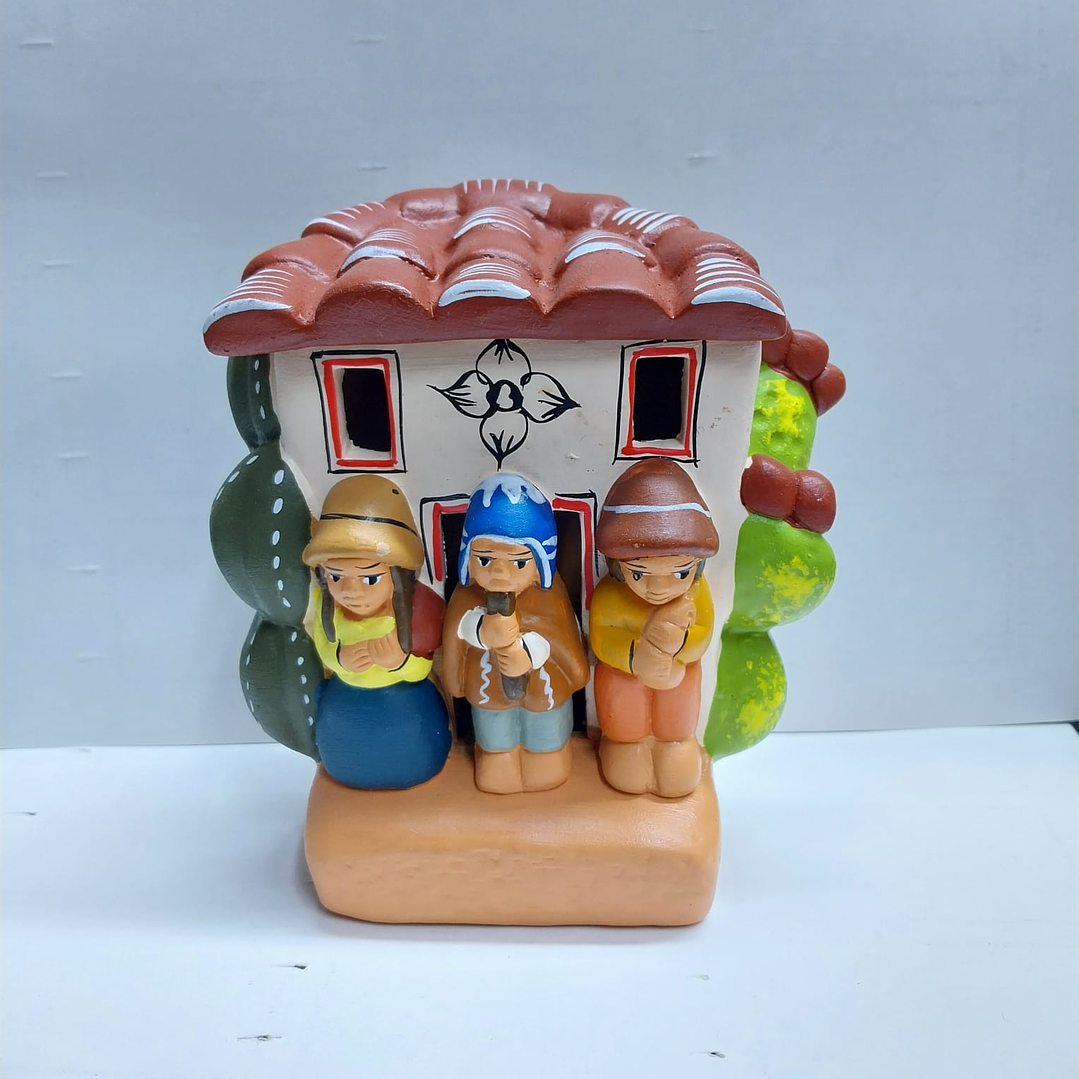 CASA AYACUCHANA CON MUSICOS 1