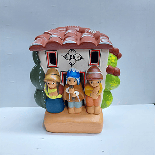 CASA AYACUCHANA CON MUSICOS