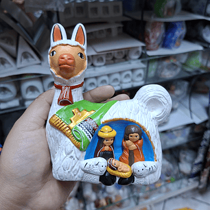 LLAMA CON PESEBRE