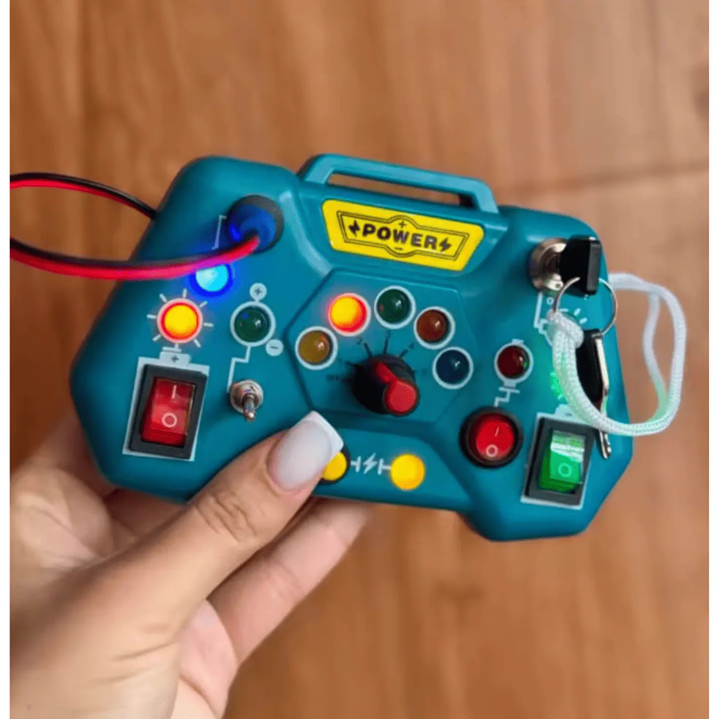Tablero Sensorial Montessori Control Con Luces LED e Interruptores 4