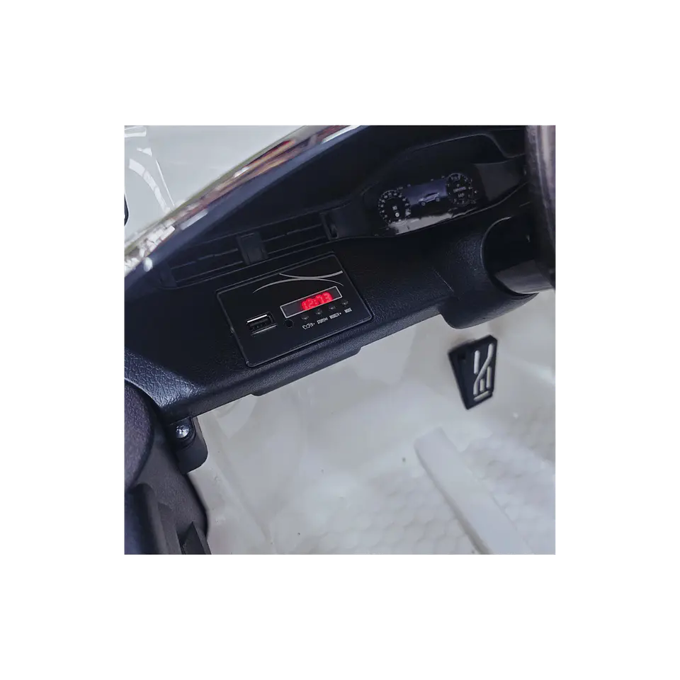RANGE ROVER EVOQUE 12v Branco c/ RODAS DE BORRACHA E ASSENTO EM PELE 9