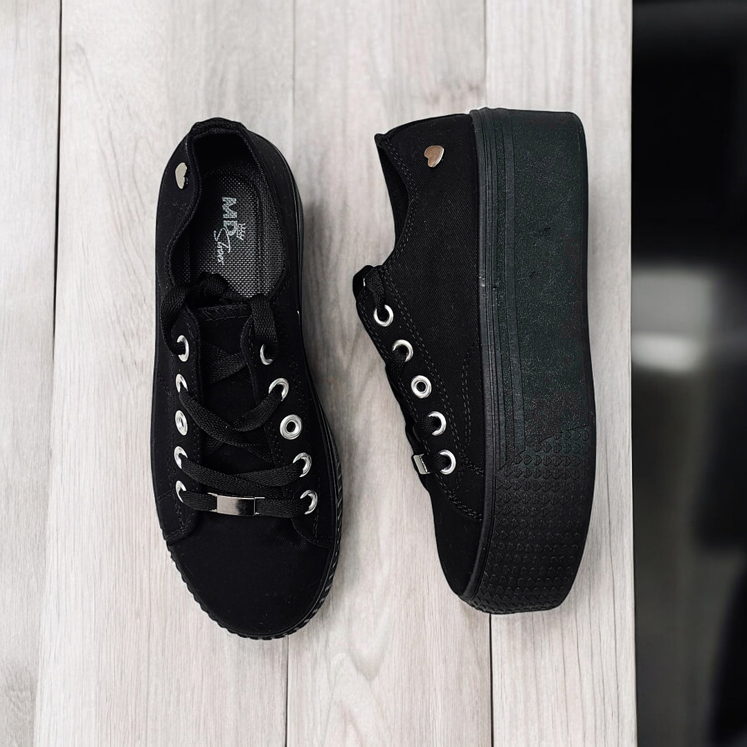 Zapatillas Corazón Negra 1