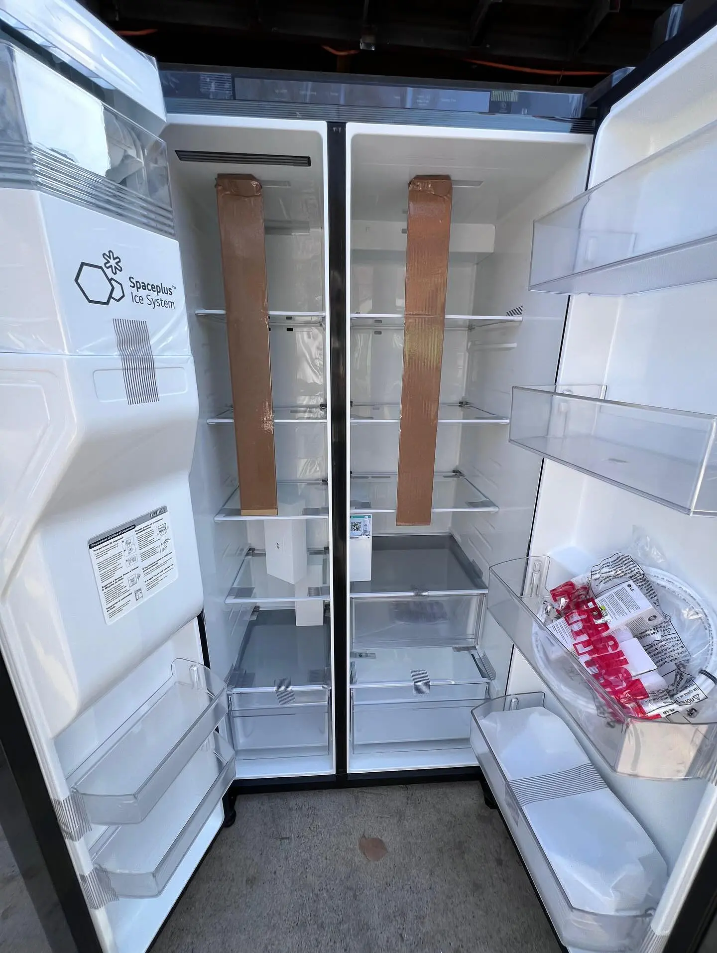Refrigerador Side By Side 638 litros No Frost GS66SPMG LG 3