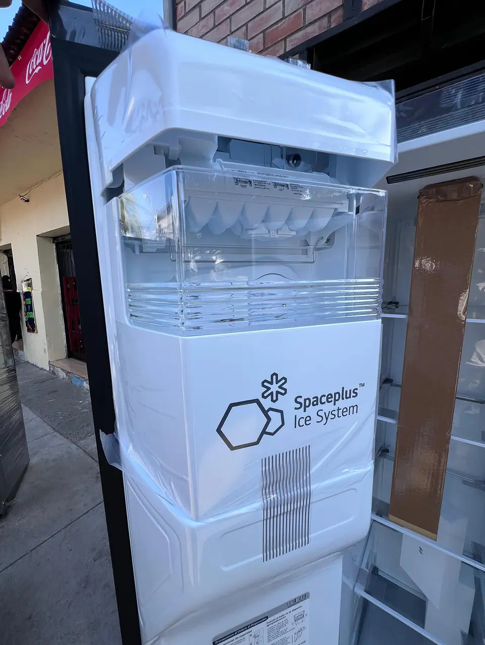 Refrigerador Side By Side 638 litros No Frost GS66SPMG LG 4