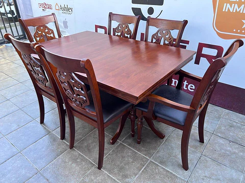 Comedor clásico extensible en madera Rubberwood sólido y tapiz PU negro