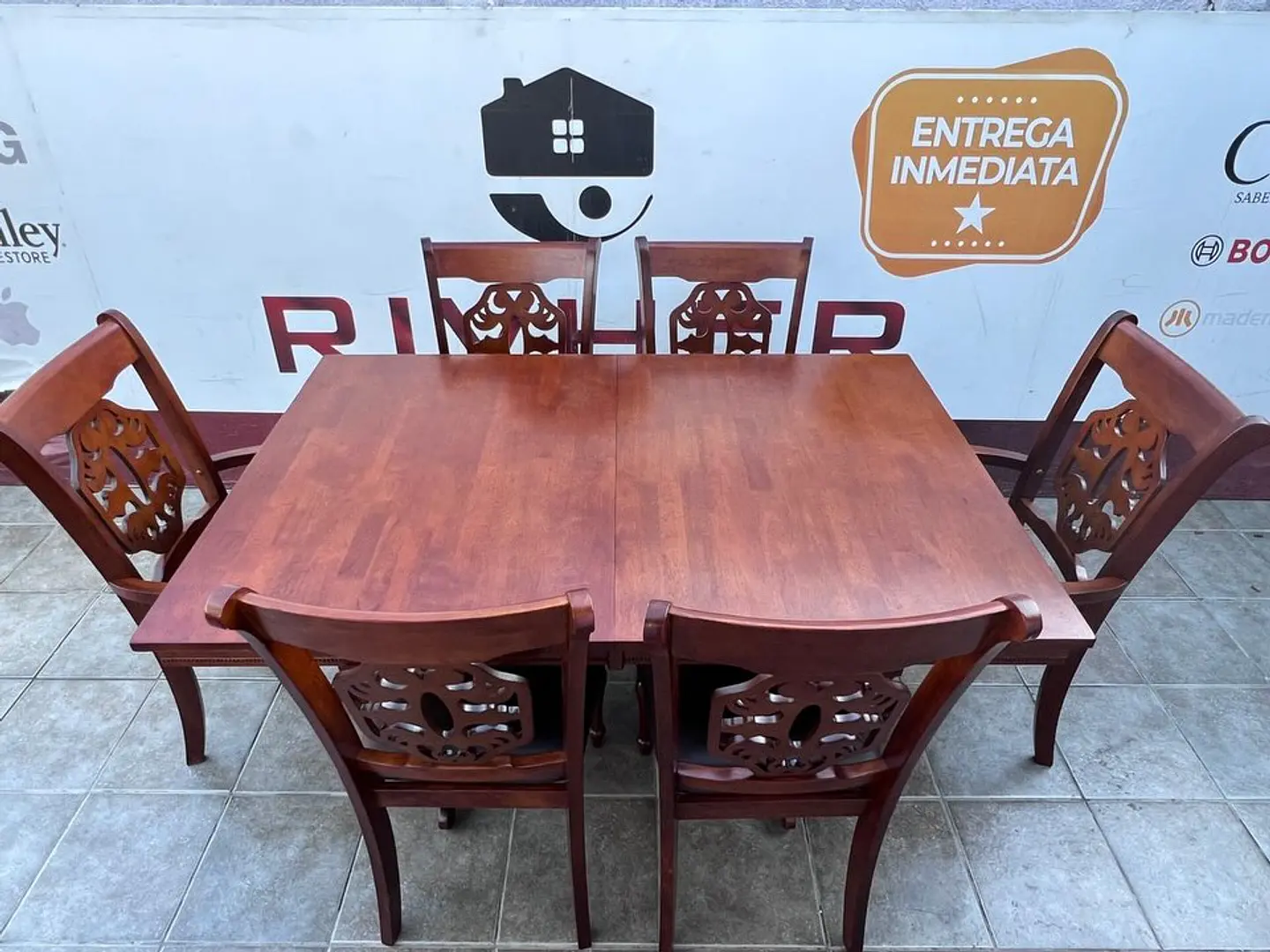 Comedor clásico extensible en madera Rubberwood sólido y tapiz PU negro 2