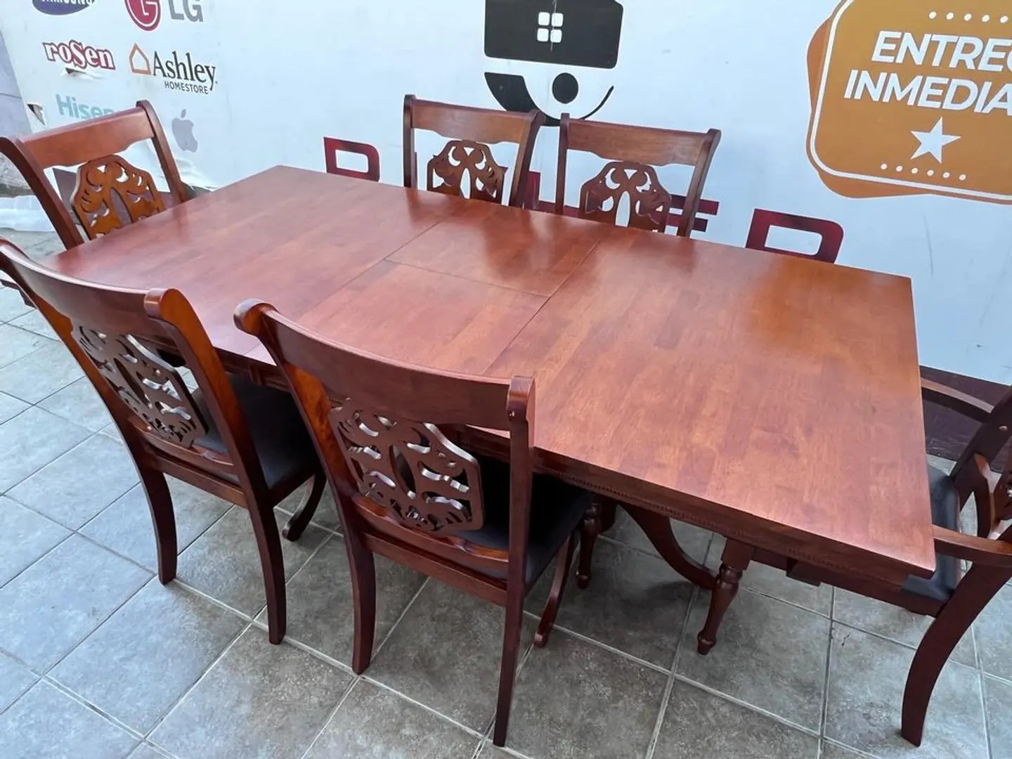 Comedor clásico extensible en madera Rubberwood sólido y tapiz PU negro 5