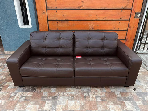 Sofá Marca Rosen  Material CUERO  Modelo Manet 3 Cuerpos  