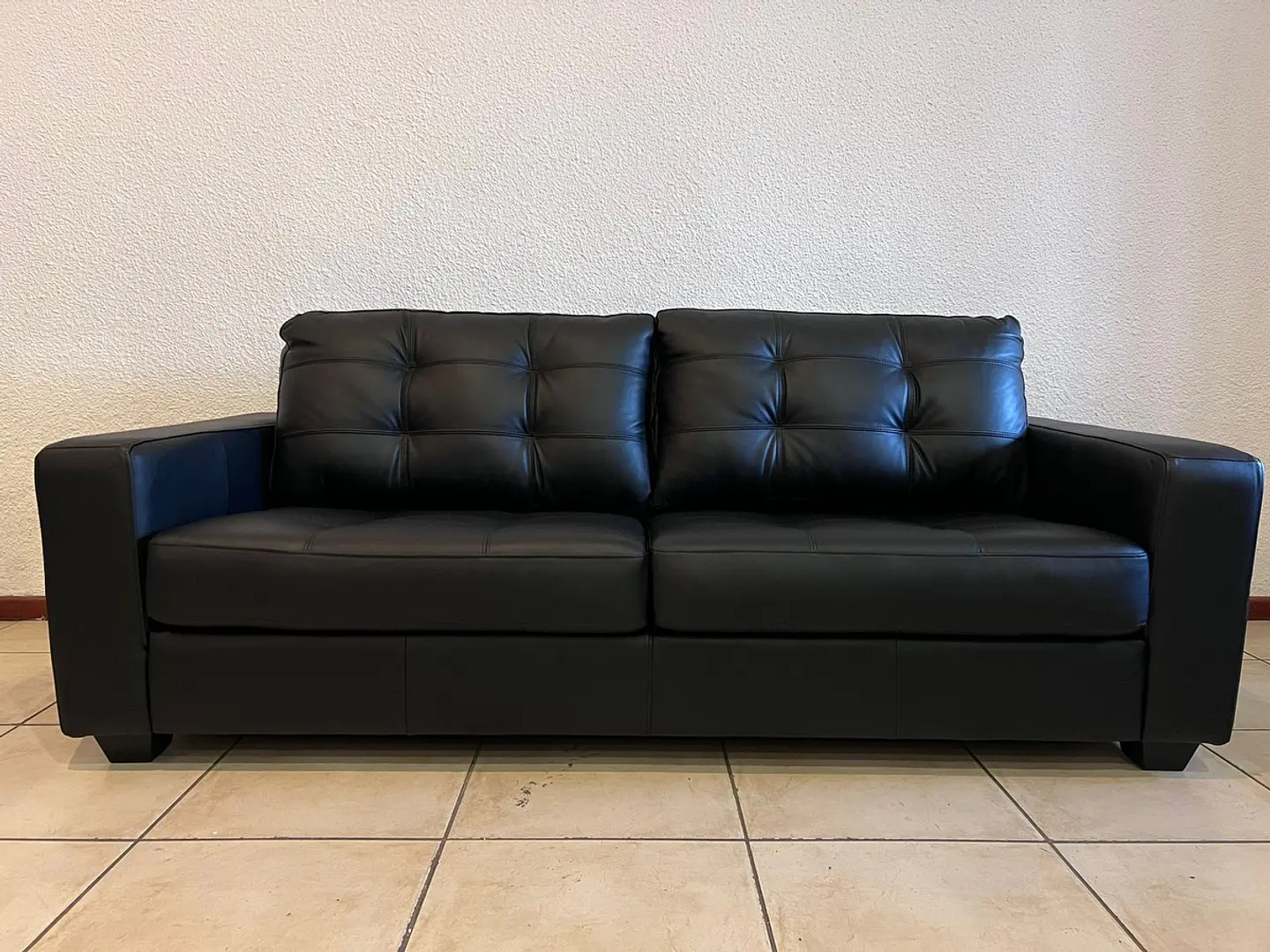 Sofá Rosen Cuero natural Modelo Manet 3 cuerpos 210x88x92cm Negro  1