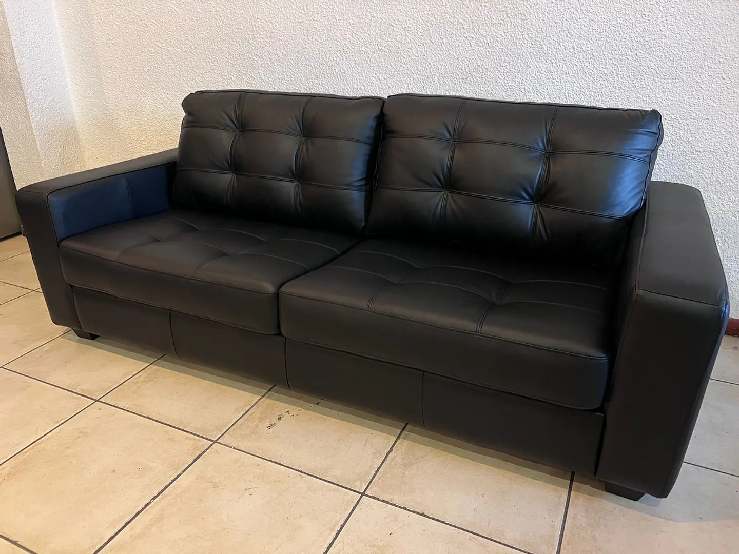 Sofá Rosen Cuero natural Modelo Manet 3 cuerpos 210x88x92cm Negro  2