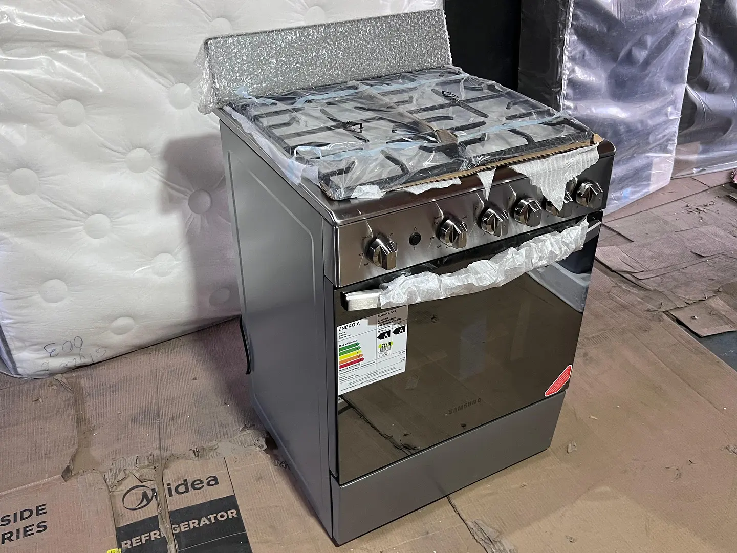 Cocina Samsung 4 quemadores Nueva sin detalles 3
