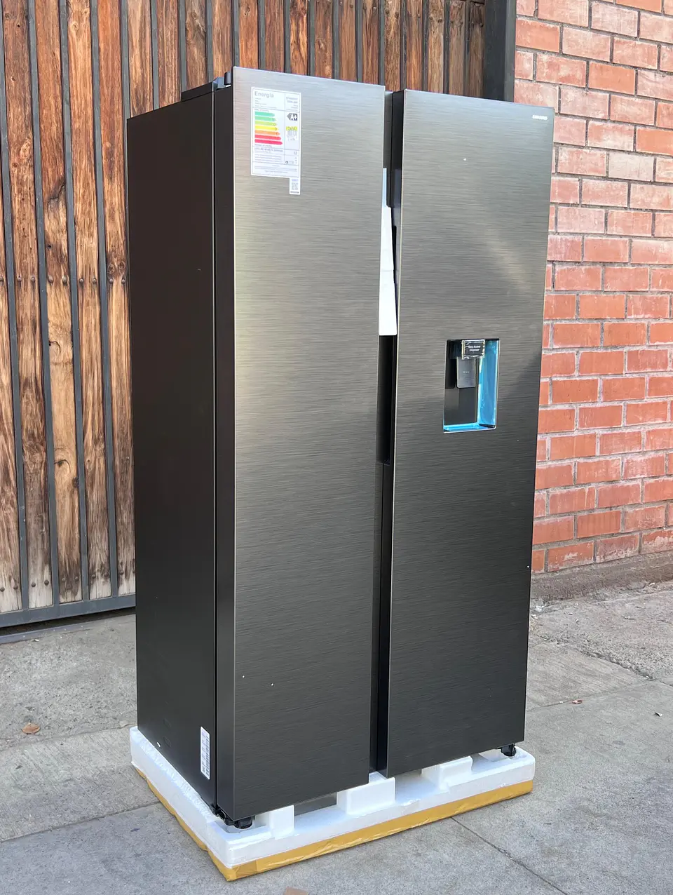 Refrigerador Samsung SBS nuevo dispensador de agua fría Black edition Nuevo sin uso  2