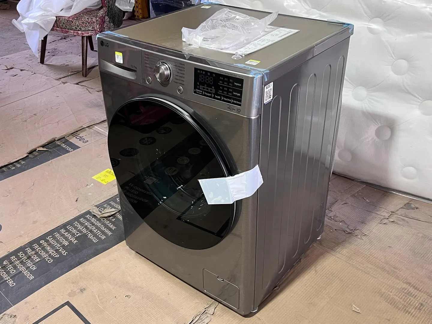 Lavaseca LG 12/7kg Nueva sin detalles Con seguros posteriores intactos 2
