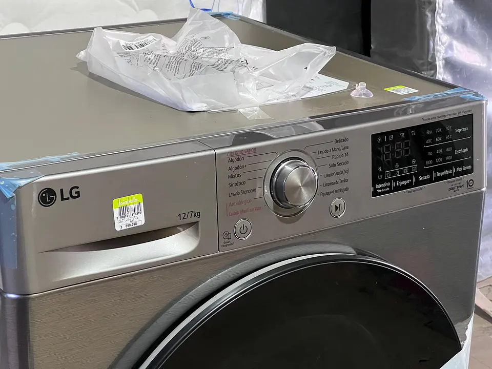 Lavaseca LG 12/7kg Nueva sin detalles Con seguros posteriores intactos 4
