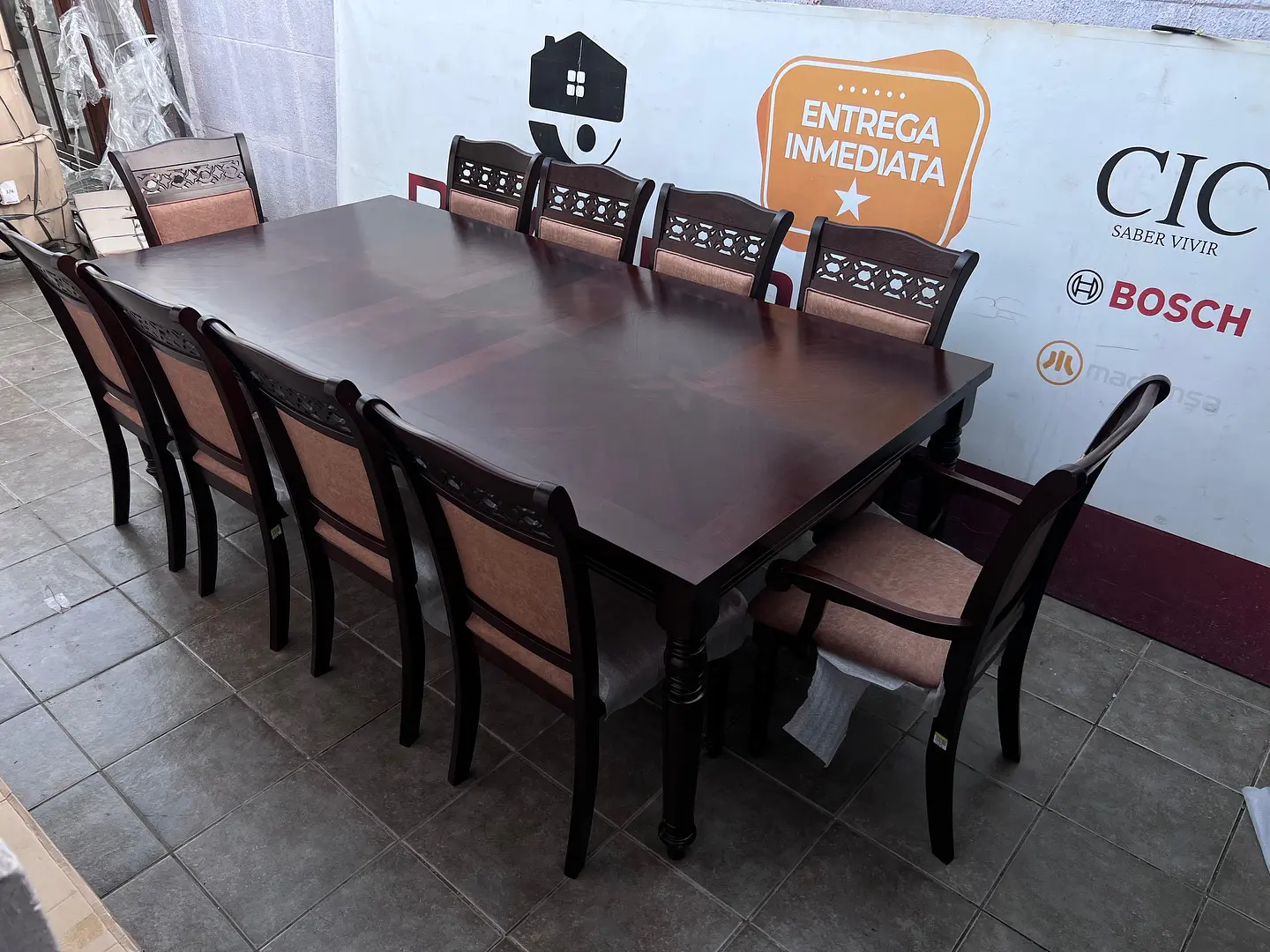 Juego de comedor NUEVO CIC GRAND LE BLANC 8 sillas 2 sitiales 8