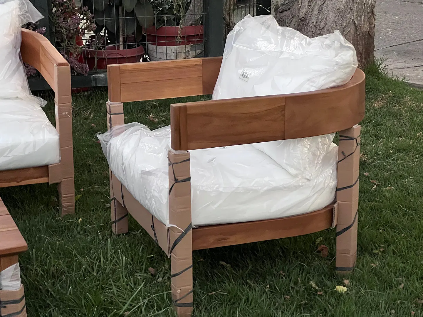 Juego de terraza BEATRIX NUEVO 100%  madera TECA 3-1-1 con mesa de centro   6