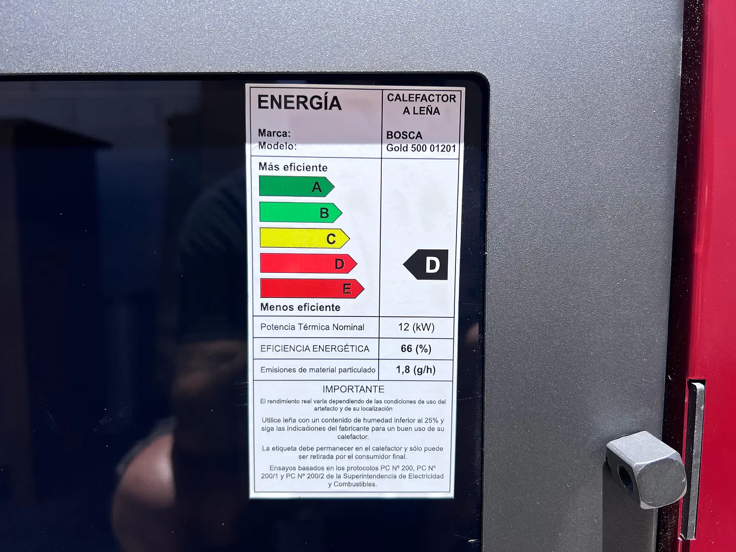 Estufa a leña BOSCA GOLD 500 nueva Color BURDEO  Producto nuevo en caja Rango de calefacción Max 220mt2  8