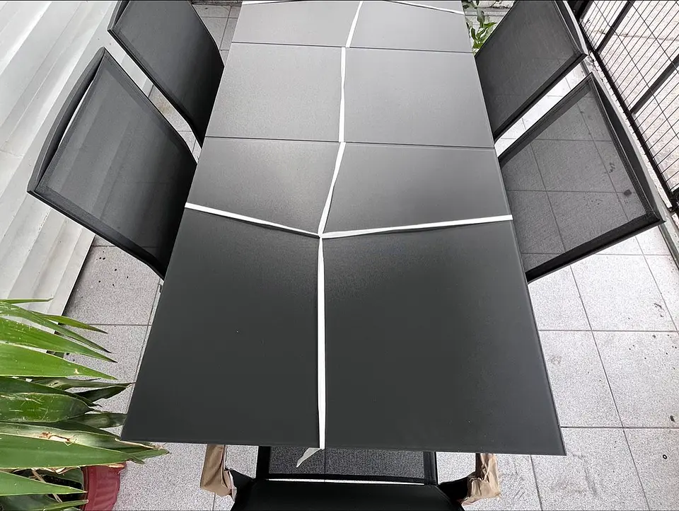 Comedor terraza exterior aluminio EXTENSIBLE 4 sillas 2 sitiales Mesa cubierta vidrio templado  3