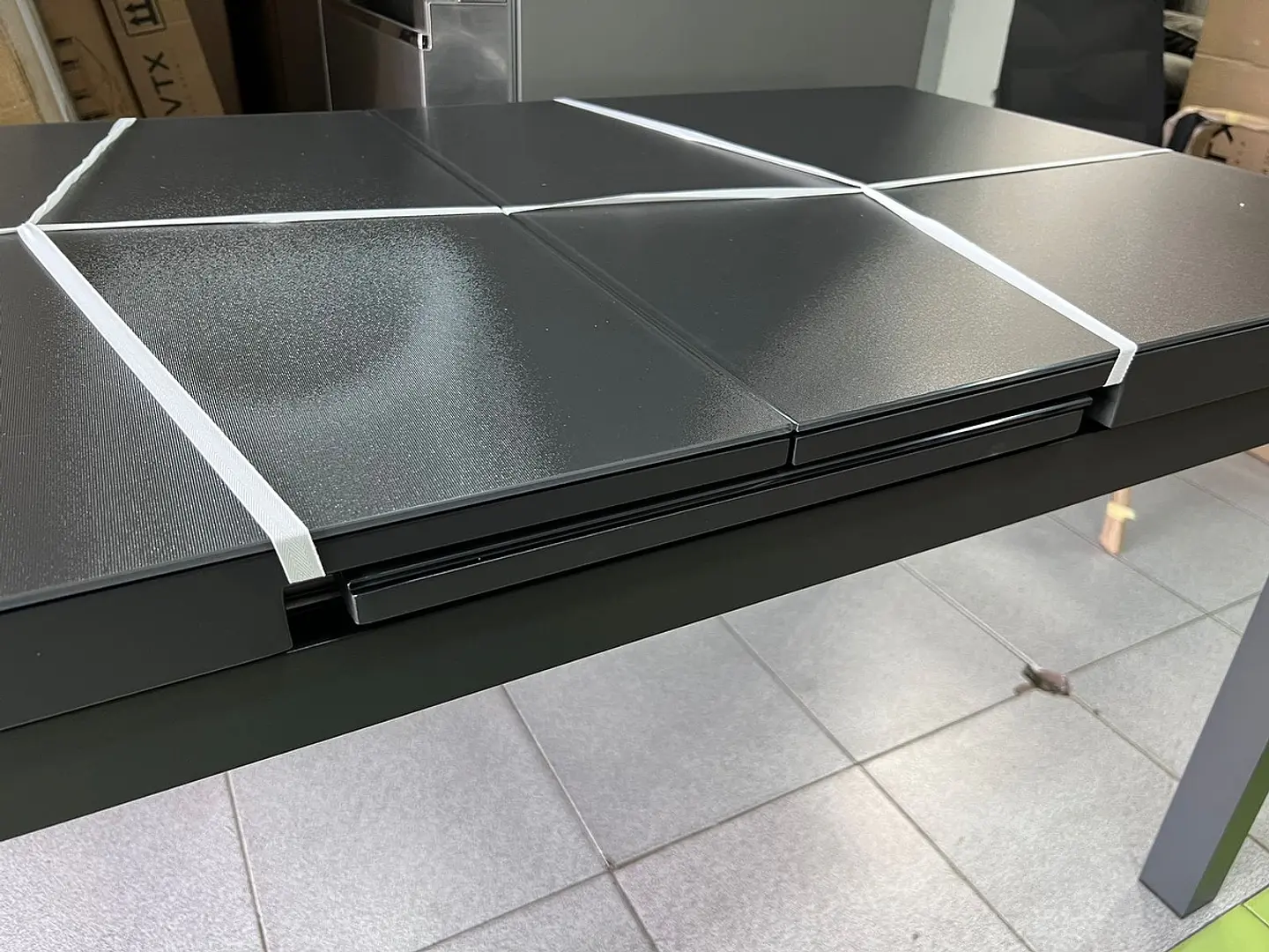 Comedor terraza exterior aluminio EXTENSIBLE 4 sillas 2 sitiales Mesa cubierta vidrio templado  5
