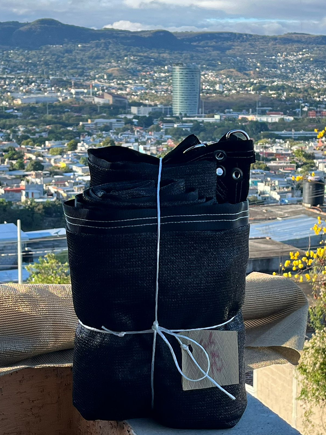 Malla sombra de 2x5 metros negro, 90% 1