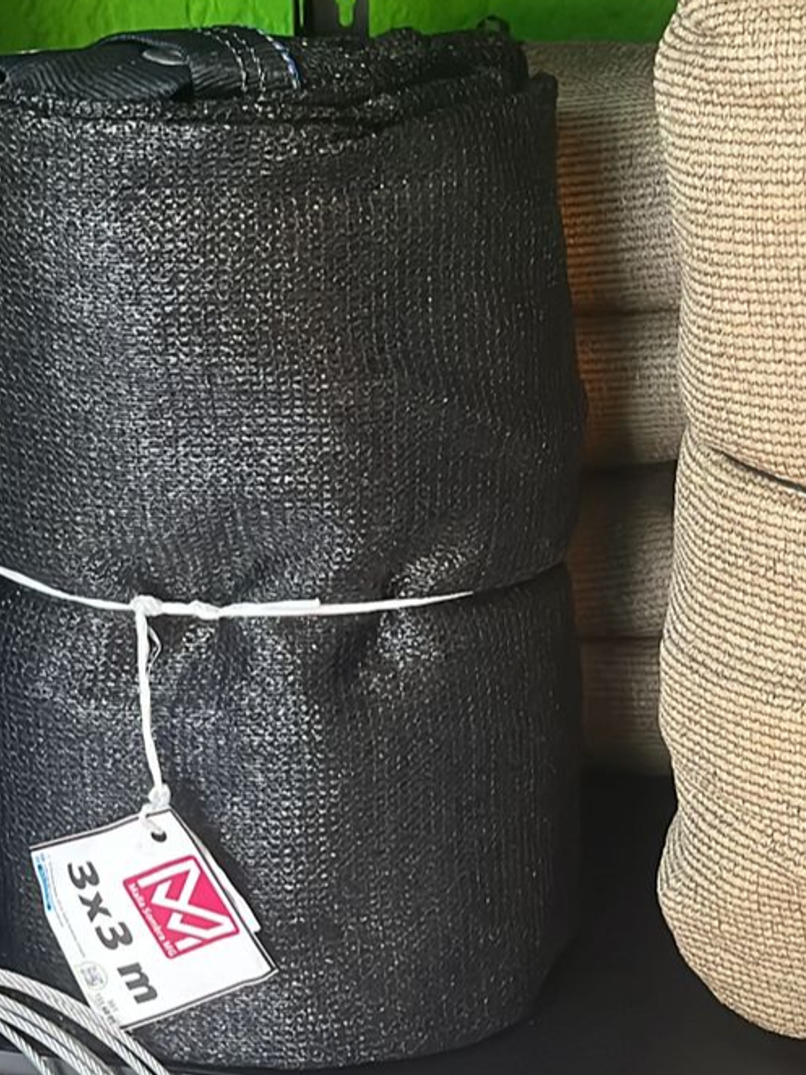 Malla sombra de 3x3 metros negro, 90% 1