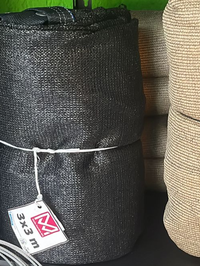 Malla sombra de 3x3 metros negro, 90% 1