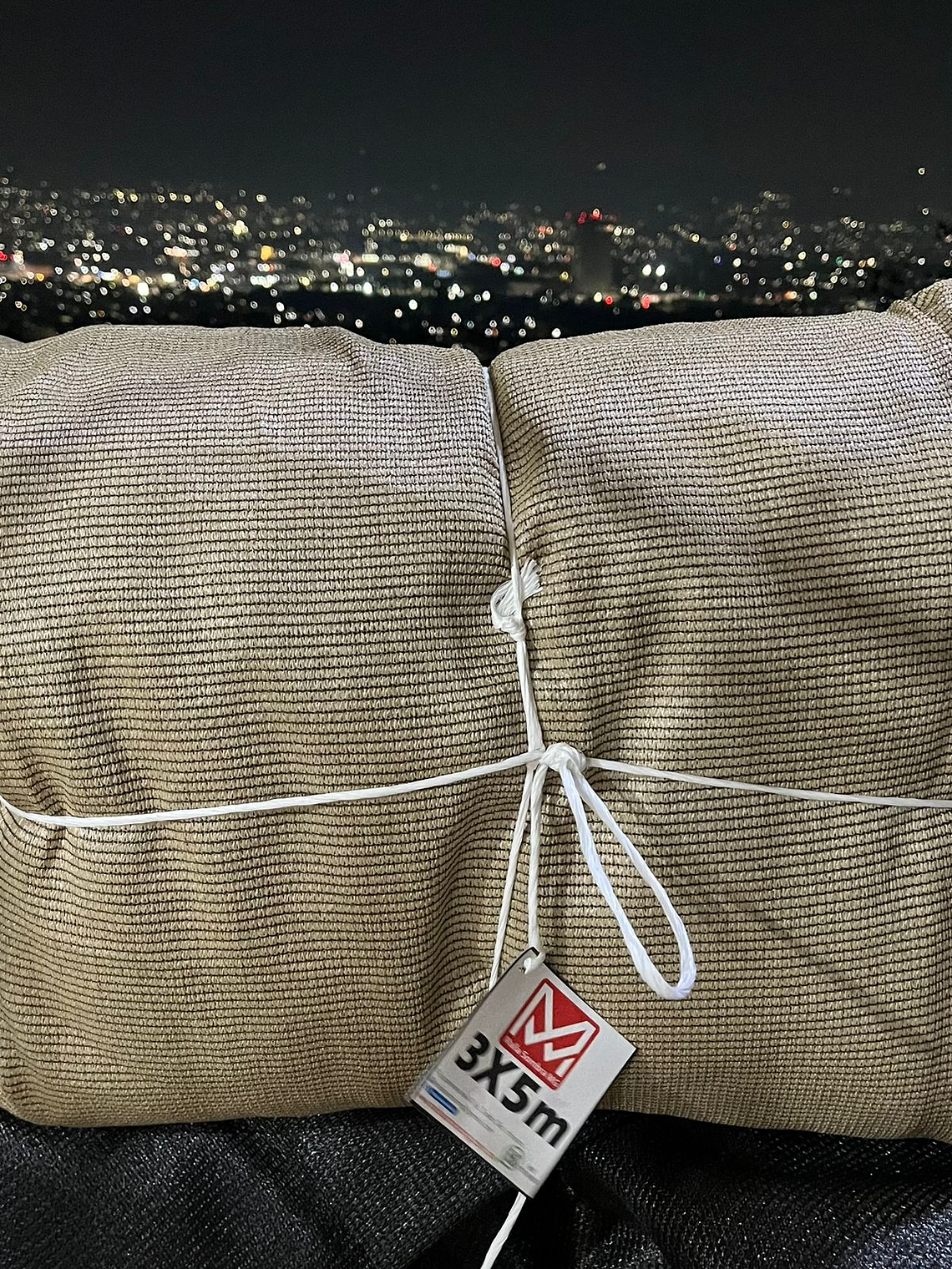 Malla sombra de 3x5 metros beige, 90% 1