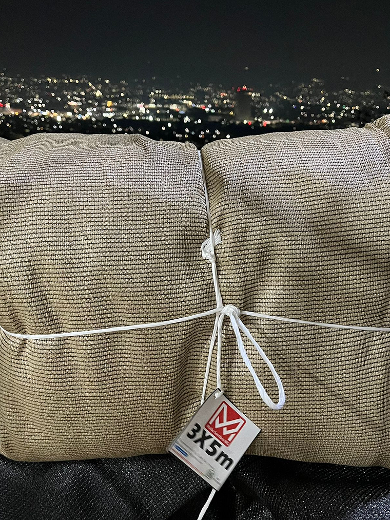 Malla sombra de 3x5 metros beige, 90% 1