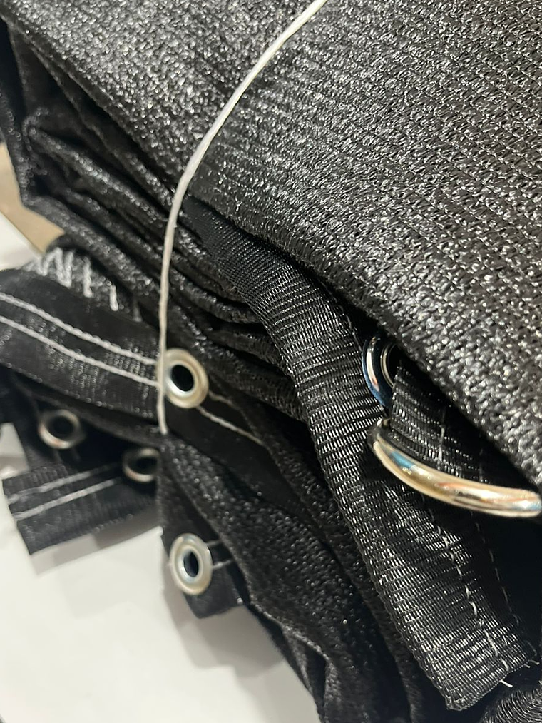 Malla sombra de 4x5 metros negro, 90% 2