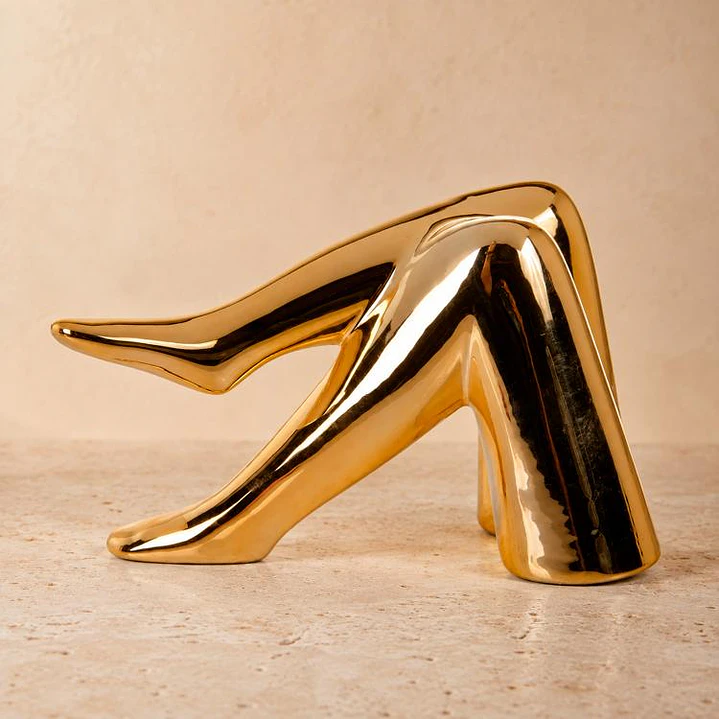 Figura Decorativa Piernas Gold 1