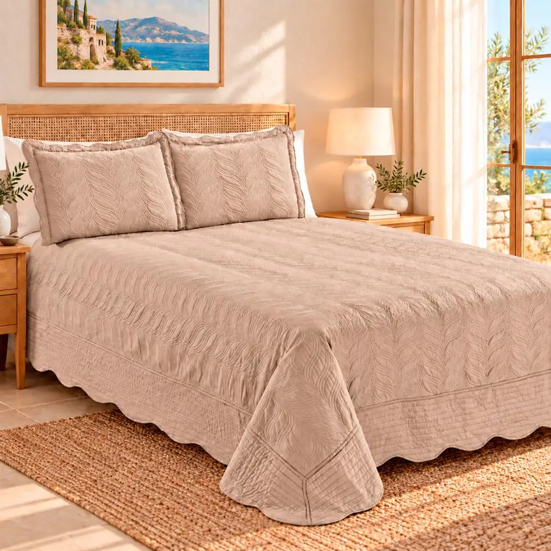Quilt Bordado 1,5 Plazas Versailles Cafe Claro 1