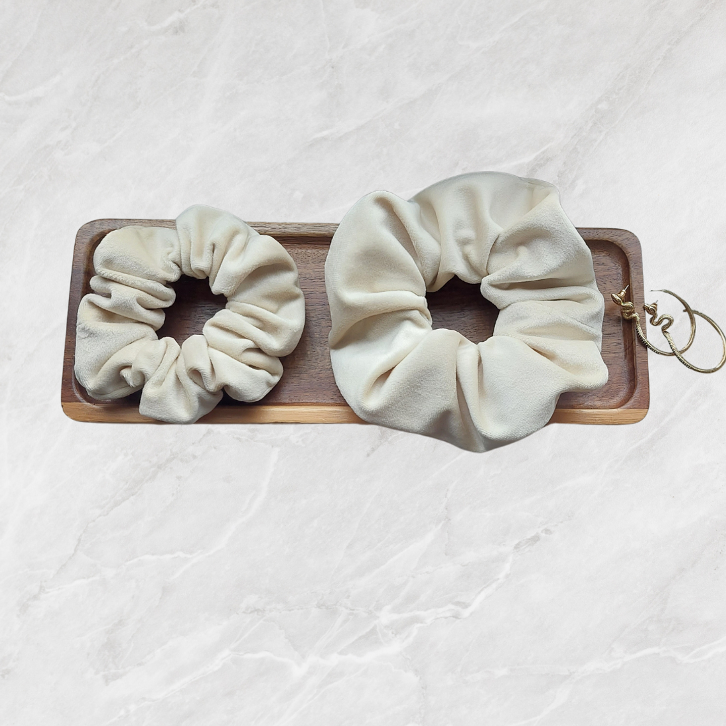 Scrunchie VELVET - branco pérola  2