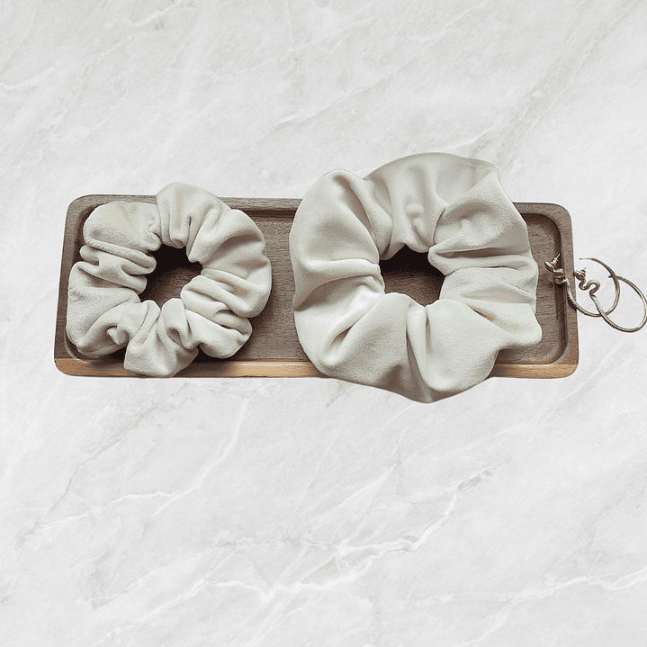 Scrunchie VELVET - branco pérola  2