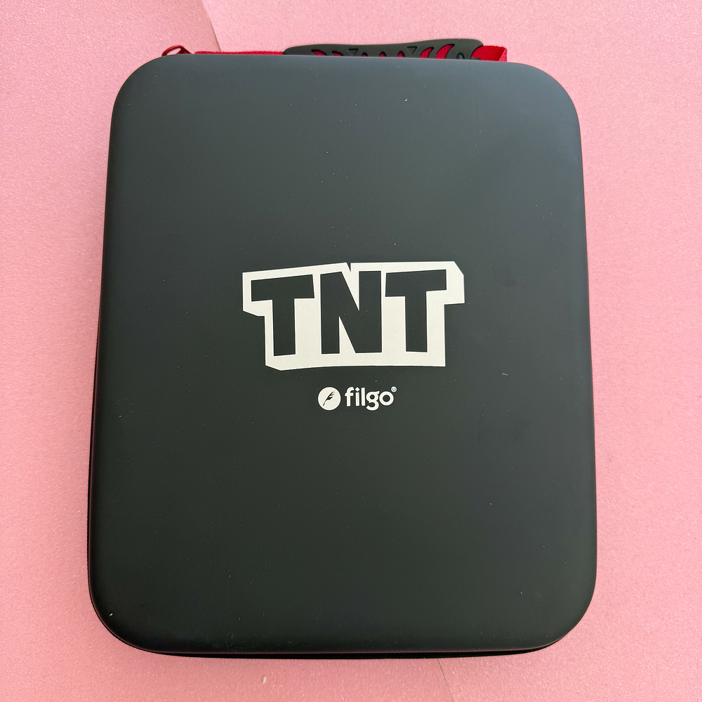 Maleta TNT collection, 48 marcadores acrílicos surtidos. 