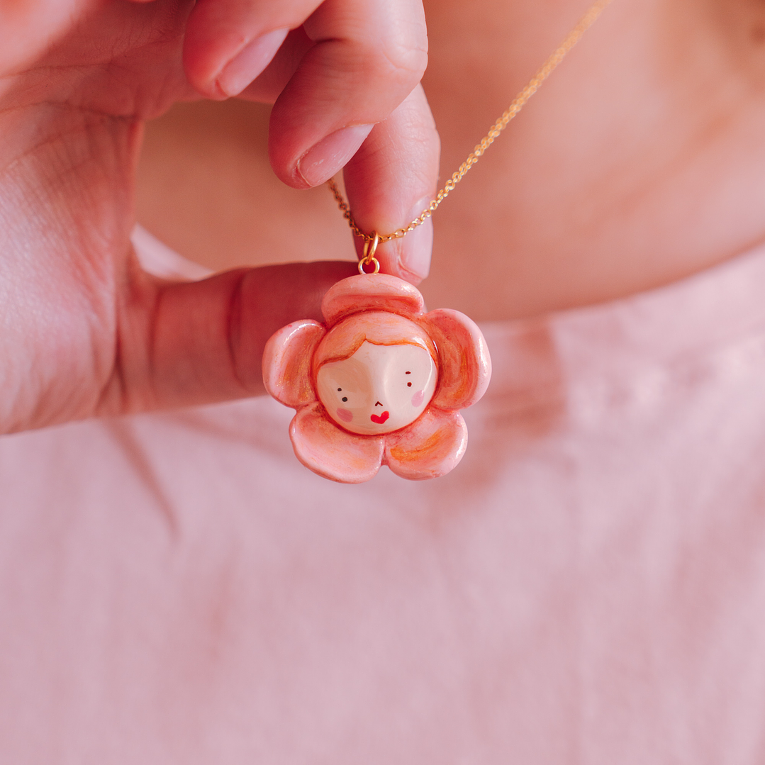 Collar Carita Flor Rosada 3