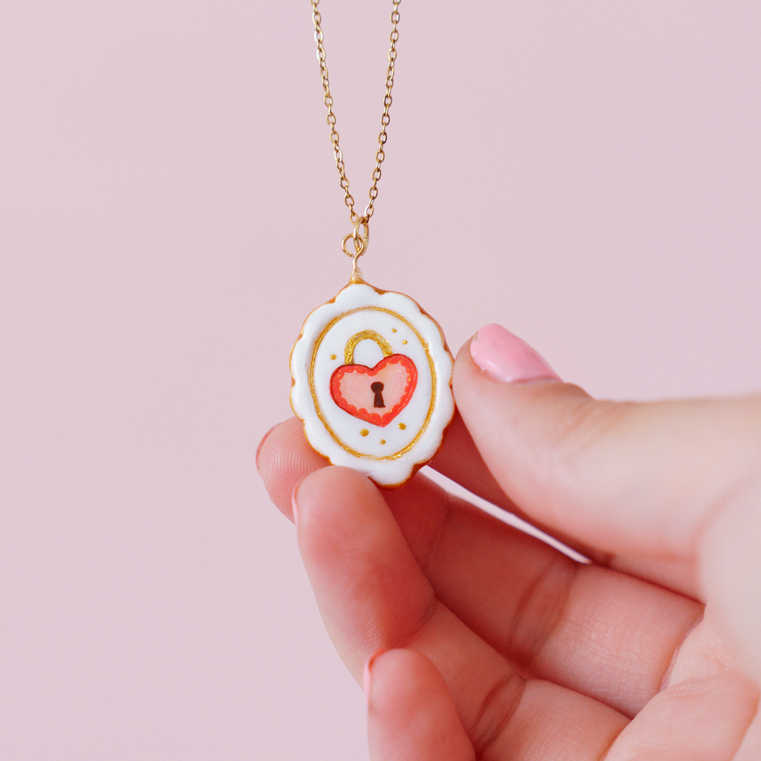 Collar Medalla Candado Amor 5