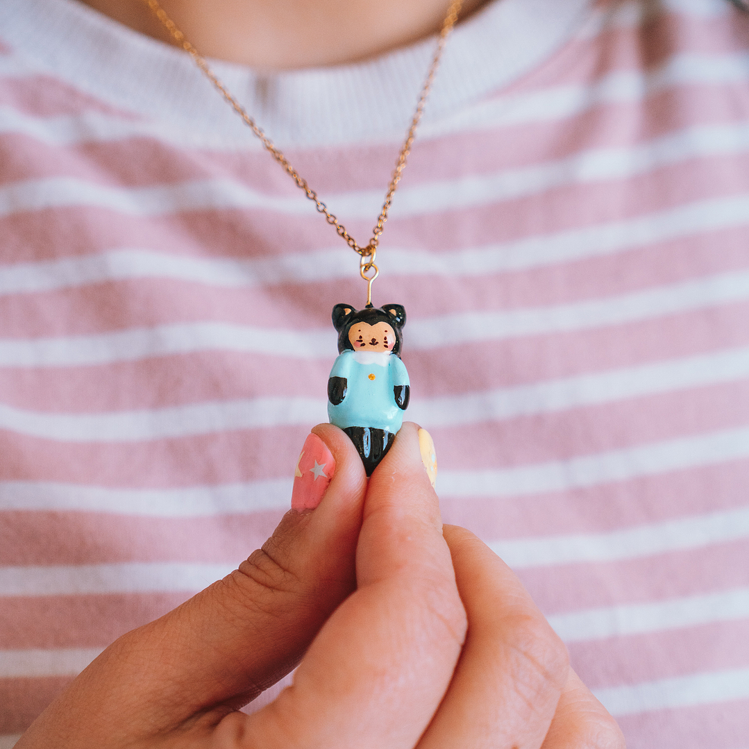 Pequeña Gatita Negra 2