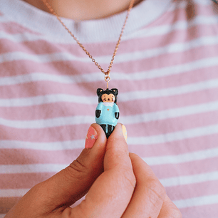 Pequeña Gatita Negra