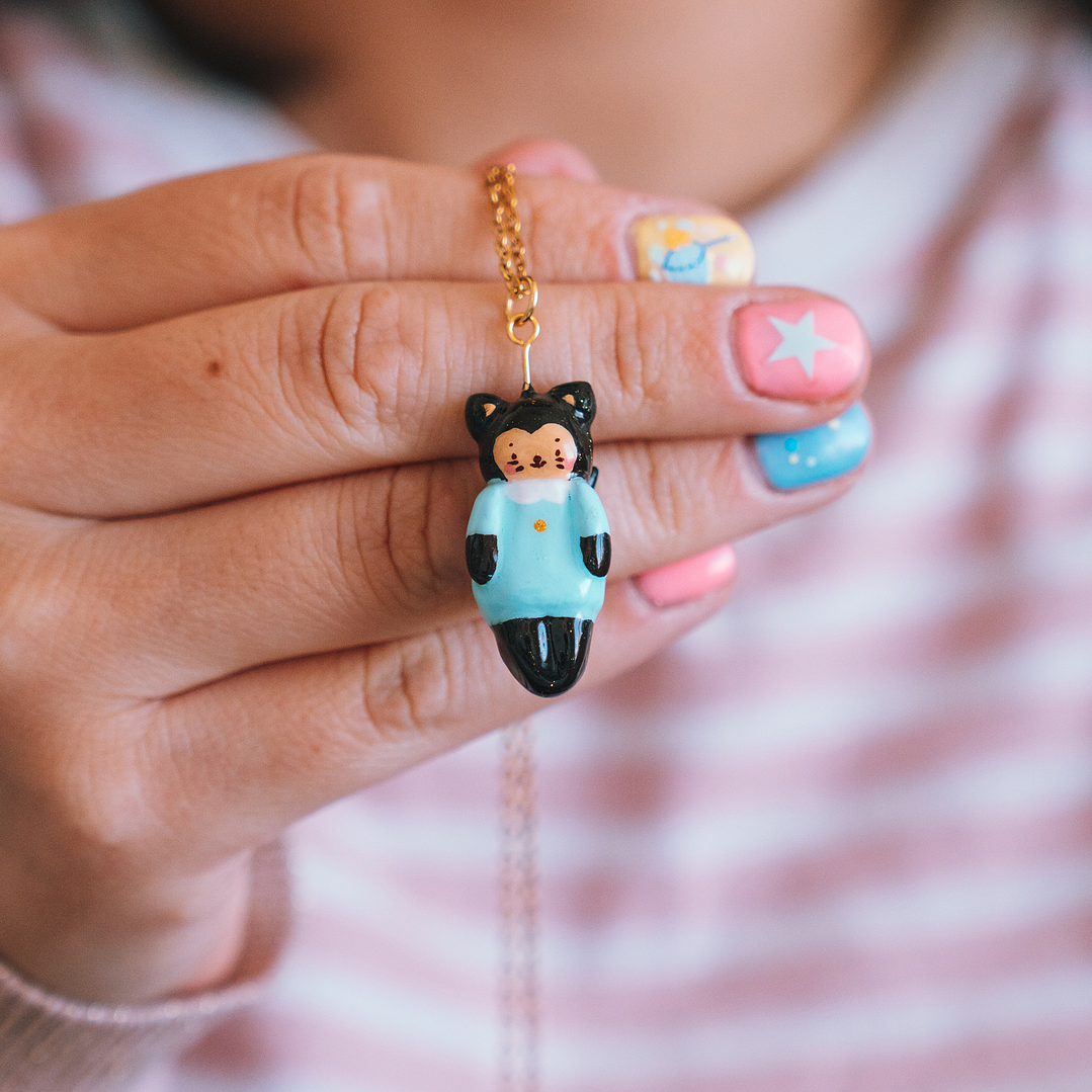 Pequeña Gatita Negra 4