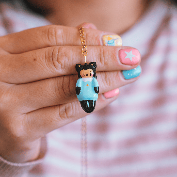 Pequeña Gatita Negra 4