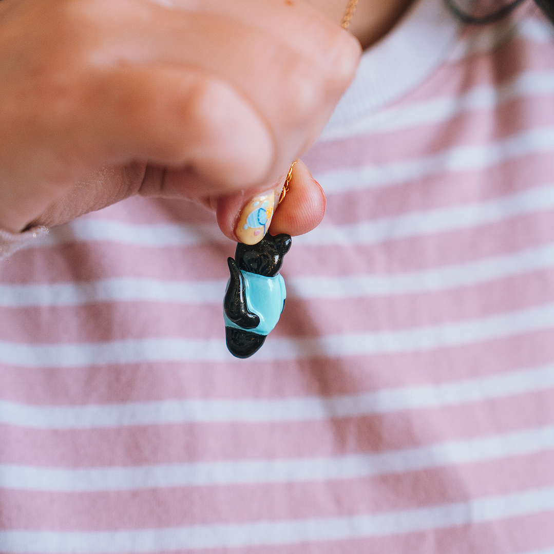 Pequeña Gatita Negra 3