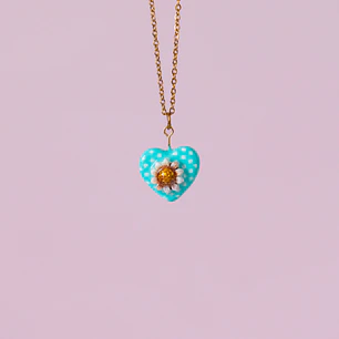 Collar Medalla Corazón Margarita