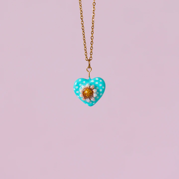Collar Medalla Corazón Margarita 1