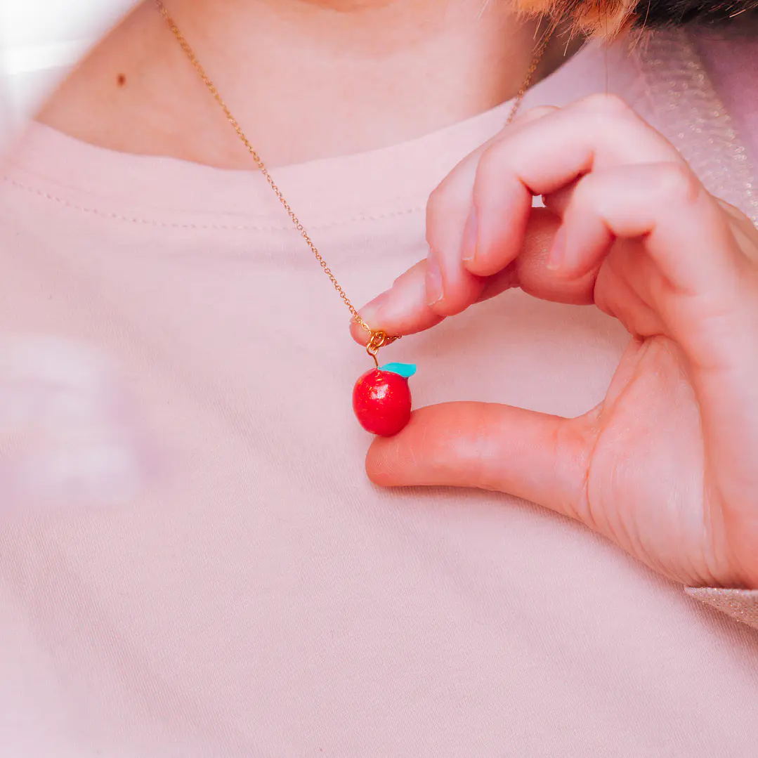 Collar Manzana 2