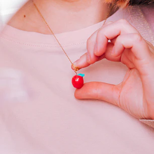 Collar Manzana