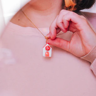 Collar Casita Rosa