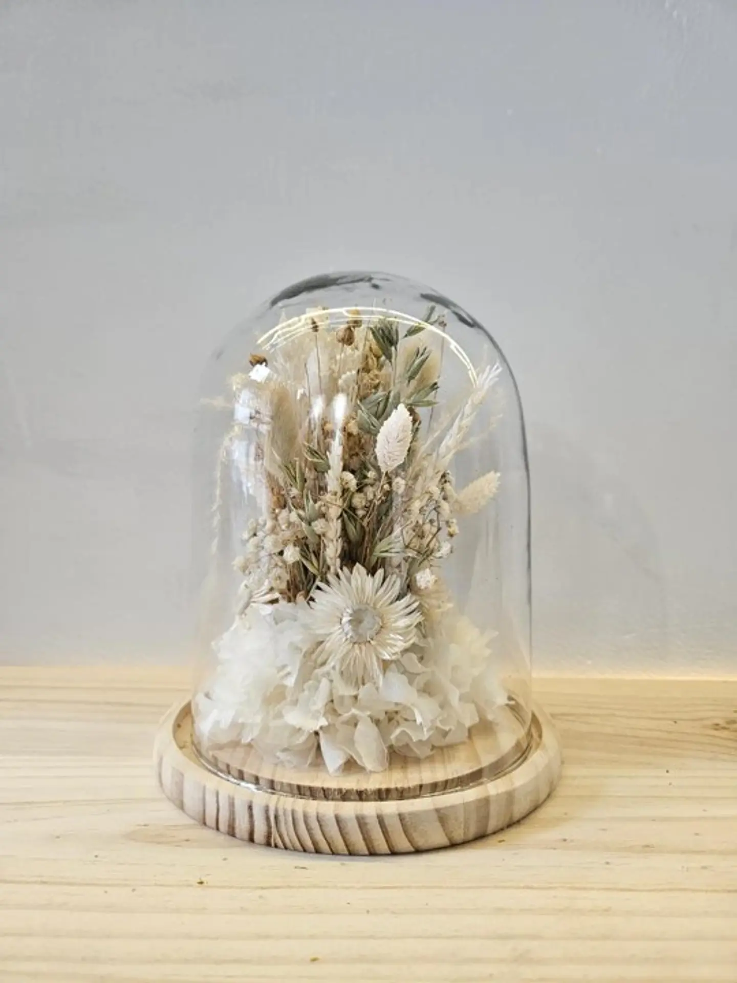 Cúpula con ramo preservado. 1