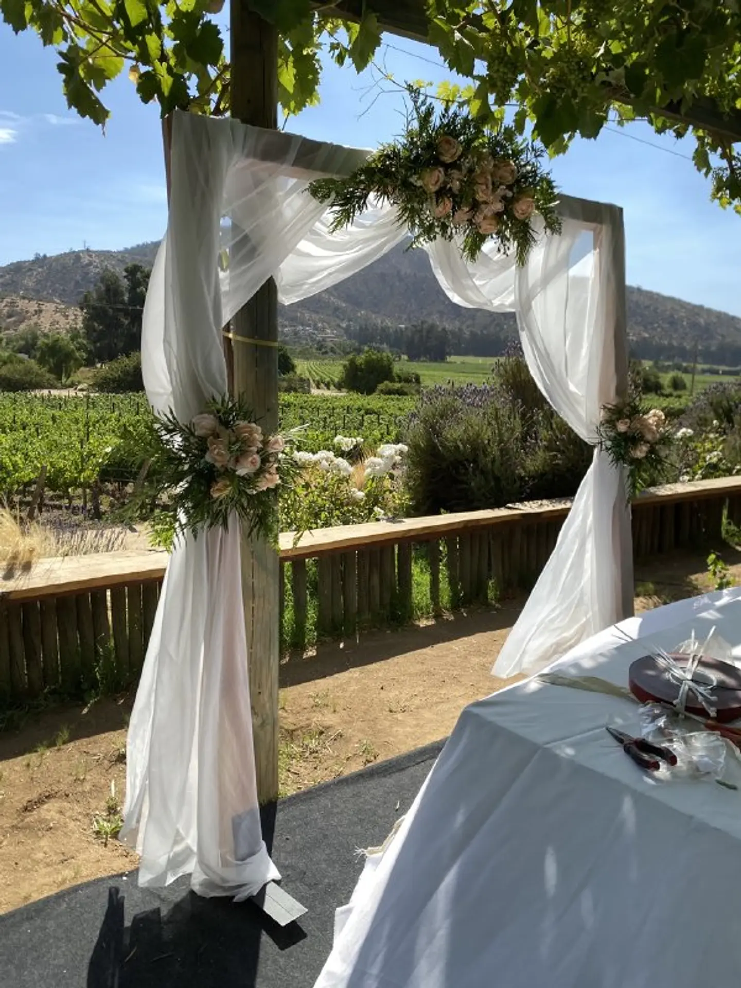 Arco Floral Madera (Arriendo). 3