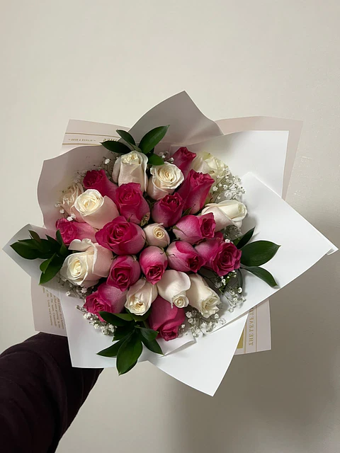 Ramo Buchón de Rosas Rojas y Rosadas