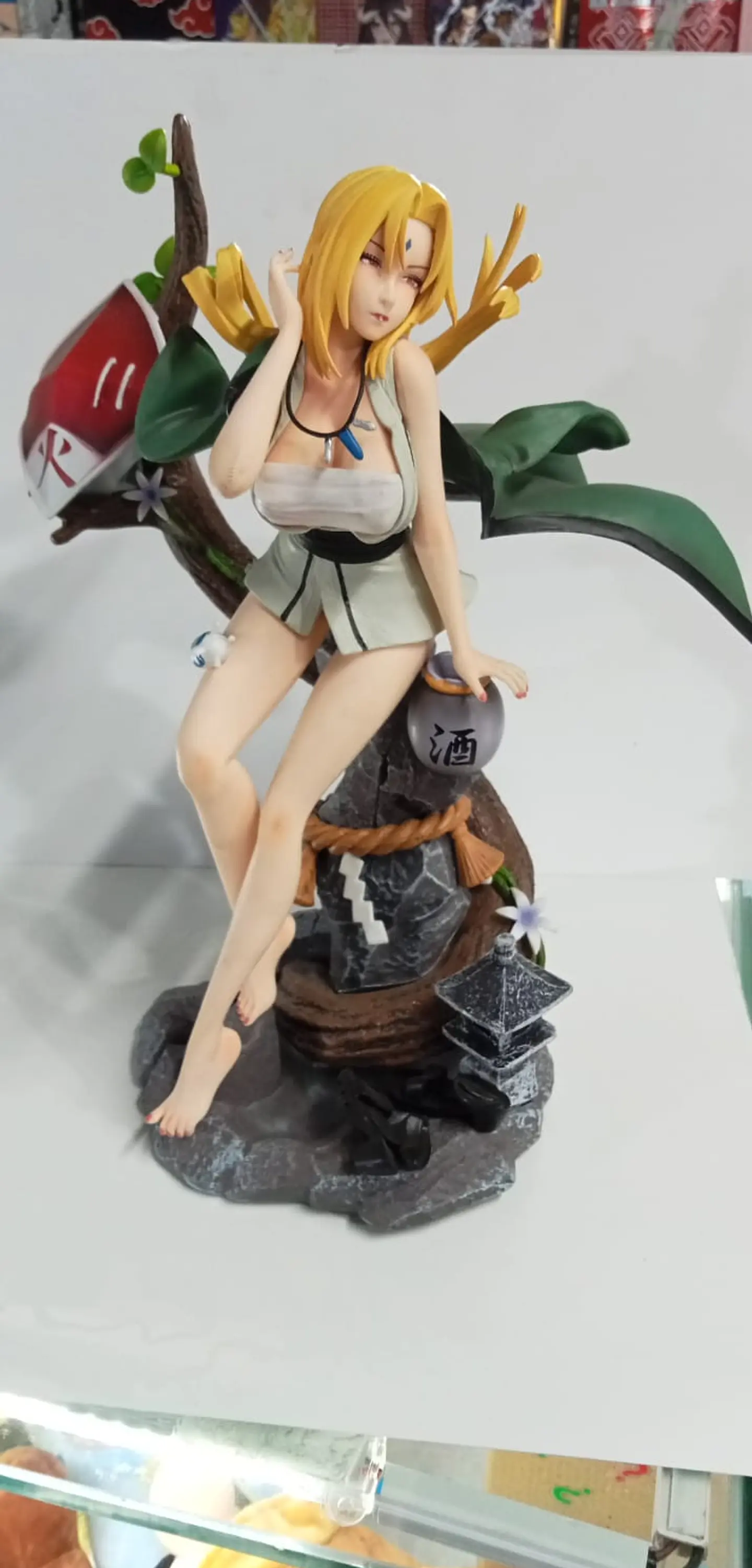 Tsunade Con busto desvestible - Naruto 1